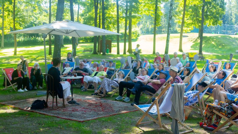 Prolog in der Teelöffellounge, © Anastasiia Yakovenko