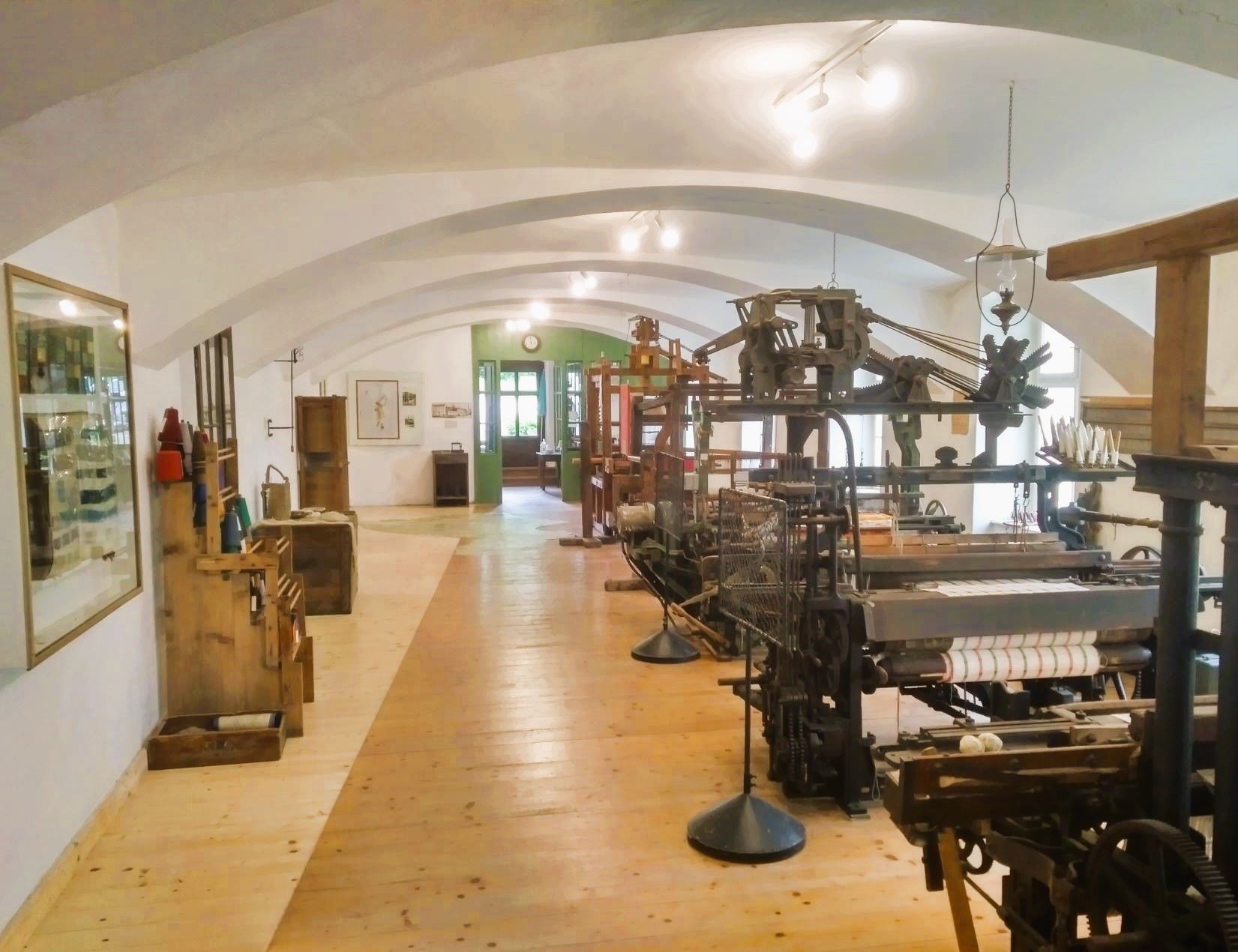 Webstühle mit Lochstreifen industiralisiert