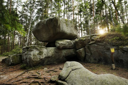 Hängender Stein im Naturpark Heidenreichsteiner Moor, © Waldviertel Tourismus, weinfranz