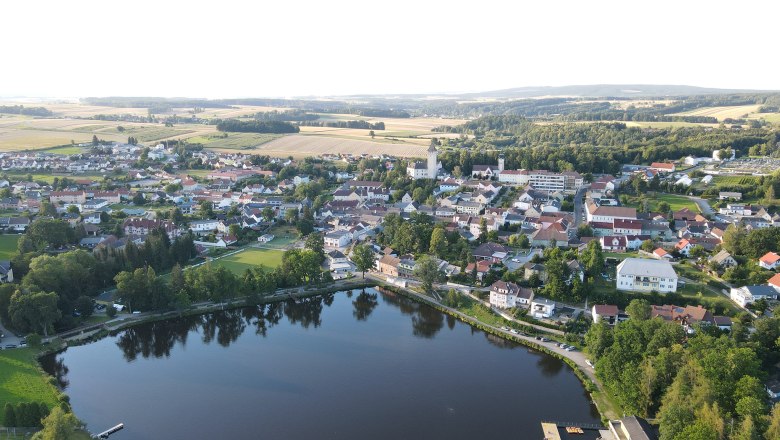 View of the town lake & municipality, &copy; Stadtgemeinde Allentsteig