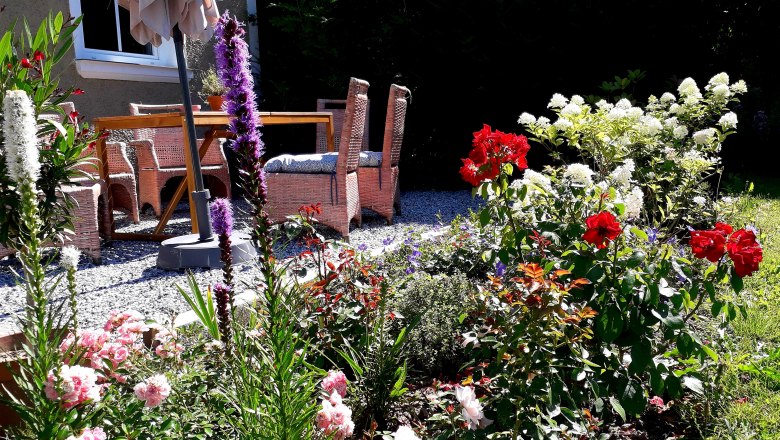 Der 1000m2 große Garten ist von "Natur im Garten" ausgezeichnet., © U.E.