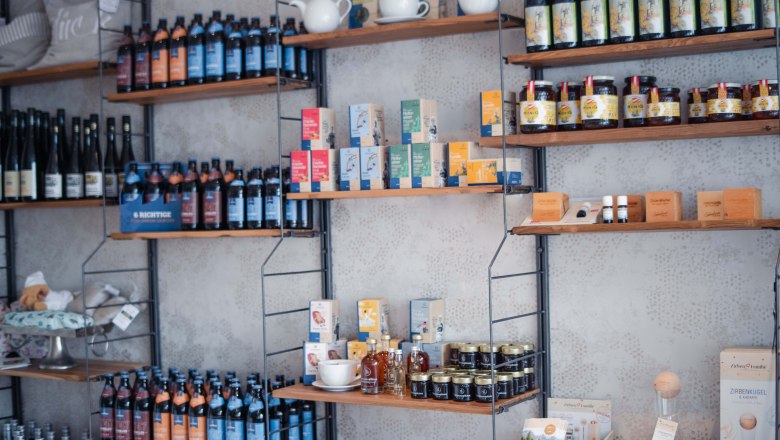 Produktauswahl im Shop der Taflerei, © Hotel Schachner_MIKU Media