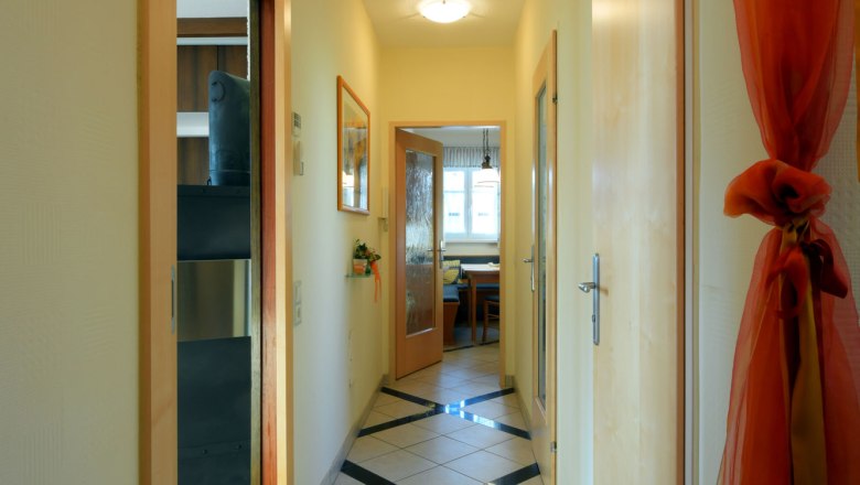 Apartment anteroom, © Regina Petric