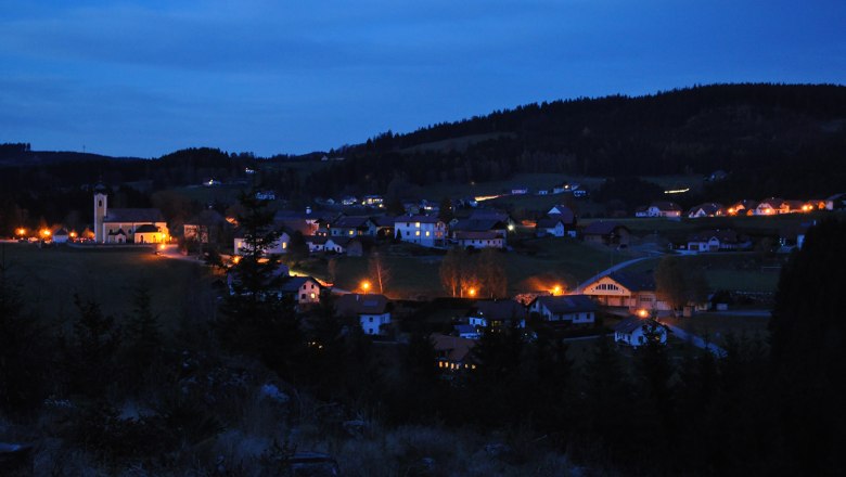 Dorfstetten am Abend, &copy; H&ouml;bart