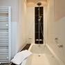 Badezimmer mit Rainshower-Dusche, &copy; Mag. Marc Droll