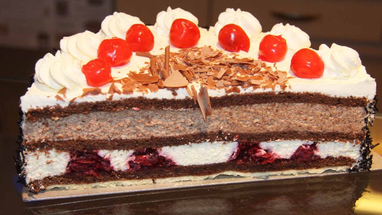 Cakes, slices and pastries, © Weingartner