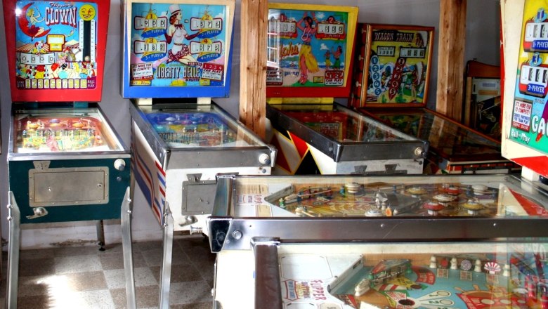Ausstellung elektromechanische Flipper, © Flippermuseum Lichtenau