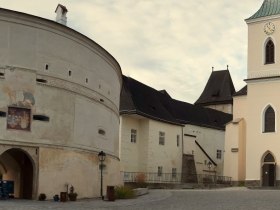 Barbakane mit Hauptplatz, © Gottfried Grossinger