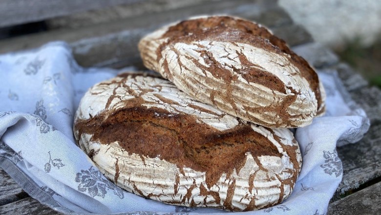 Brot backen mit Elisabeth Ruckser, © Bio-Backschule 