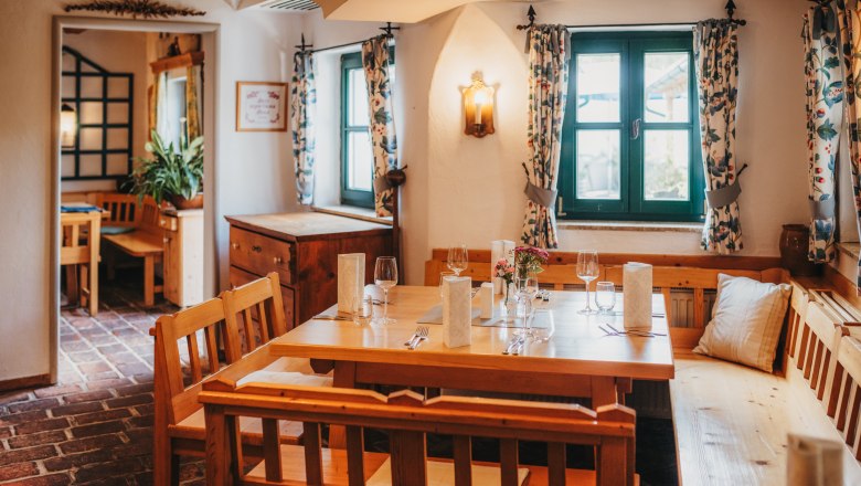 Restaurace je &uacute;tuln&yacute;m m&iacute;stem ke stolov&aacute;n&iacute;., &copy; Nieder&ouml;sterreich Werbung/Daniela F&uuml;hrer
