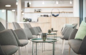 Lobby Bar im HOTEL SCHLOSS HAINDORF, &copy; KRAL Wachsmann Verlag