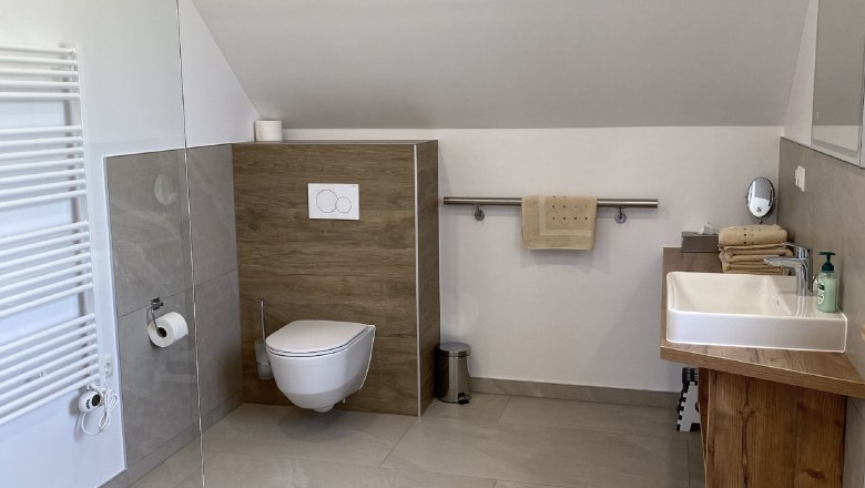 Bad im Zimmer 3, © Hofbauer-Hof, Fotograf Josef Hofbauer