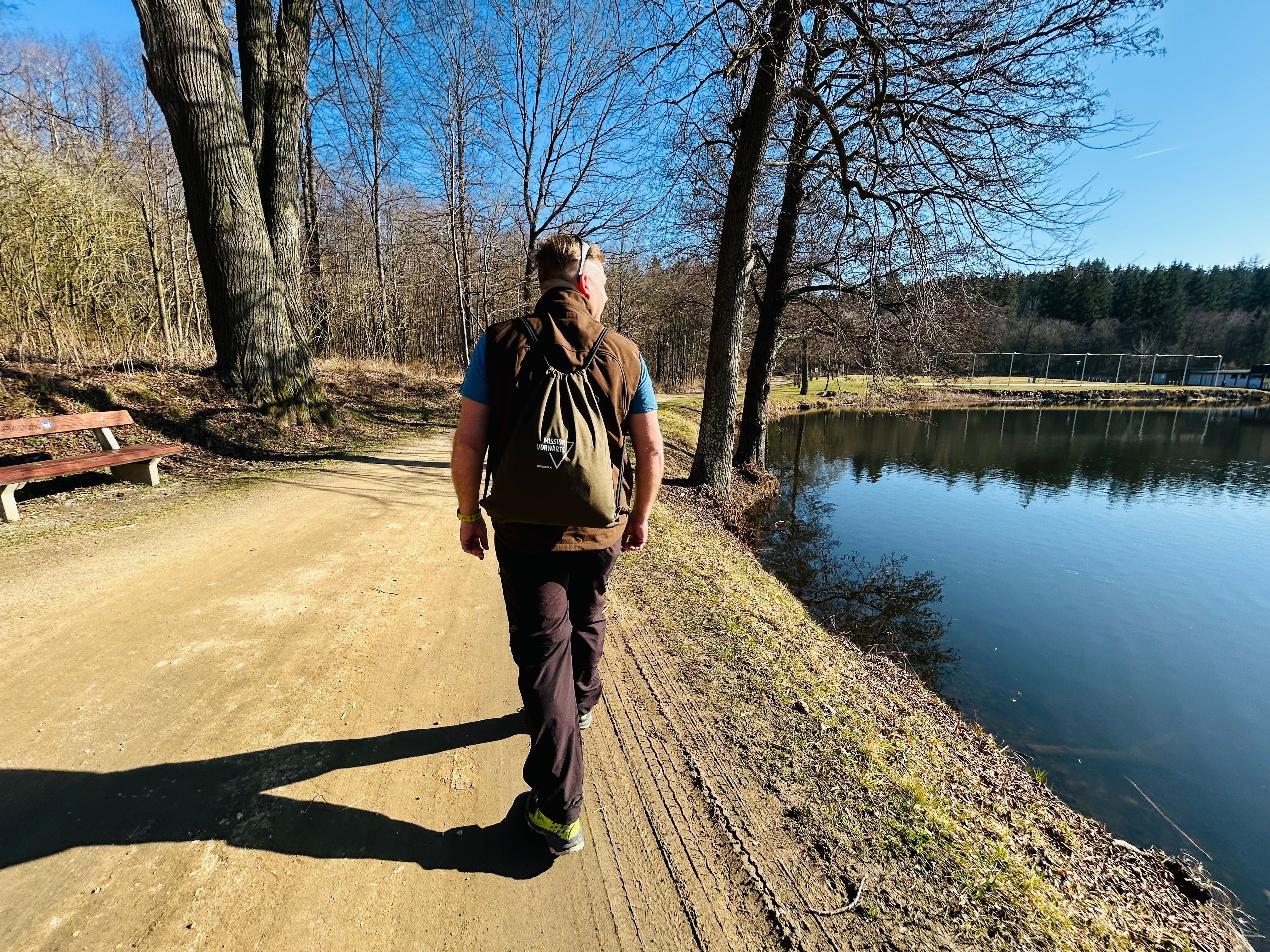 M. Peham am Bernhardiweg beim Hausschachenteich