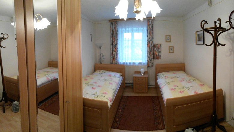 Bedroom 2 in the main house, © Andreas Dworan