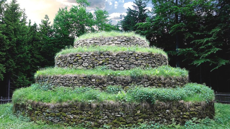 Stone pyramid, © Fotostudio Baumgartner