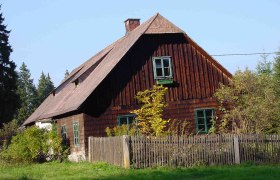 Außenansicht Ferienhaus im Wald - Auf der Stift 85, © Dieter Juster