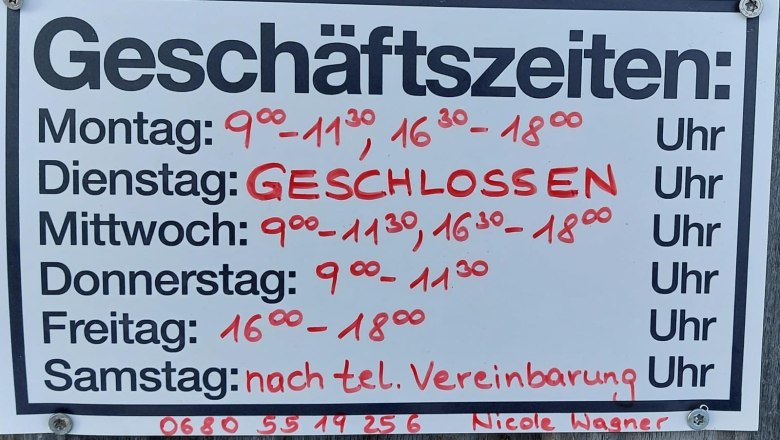 Öffnungszeiten Imkerei-Shop, © Nicole Wagner