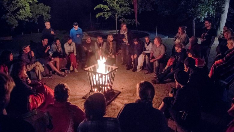 Feuergespräch, © Karl Satzinger