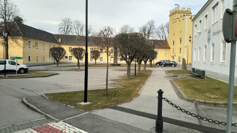 Parkplatz 1 - Schloß Groß-Siegharts, © Matthias R. Wurth