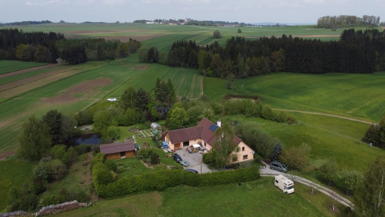 Hof und Umfeld, &copy; 4TatzenHof, Dominik Kukacka