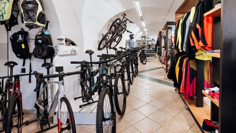 Large selection of wheels, © sgrafit bike