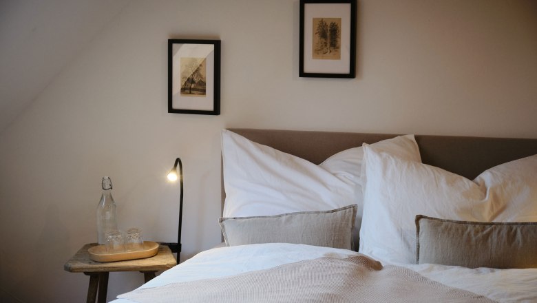 Bedroom, flower meadow, © Mathias Lixl / lixl.com
