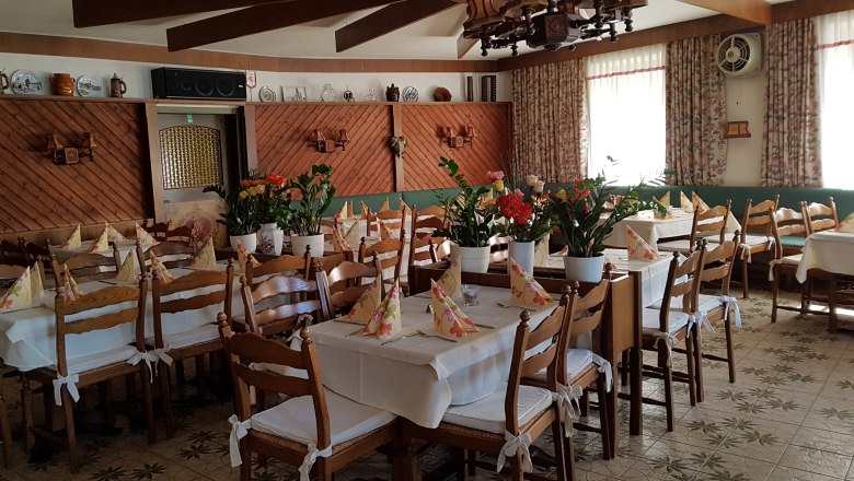 Speisesaal mit Gasthof, © Astrid Busch