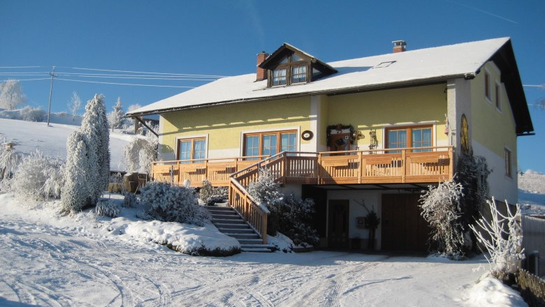 Hausfoto Winter, © Maria Huber Hausfoto Winter, © Maria Huber