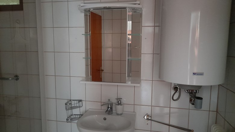 Bad mit Dusche, © Ferienhaus Leopold