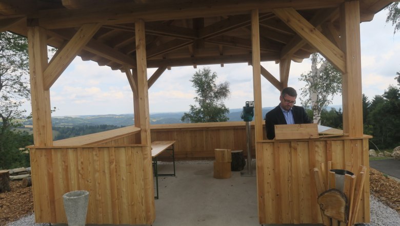 &Uuml;berdachung -  barrierefreie Aussichtsplattform Braunegg, &copy; Marktgemeinde Raxendorf