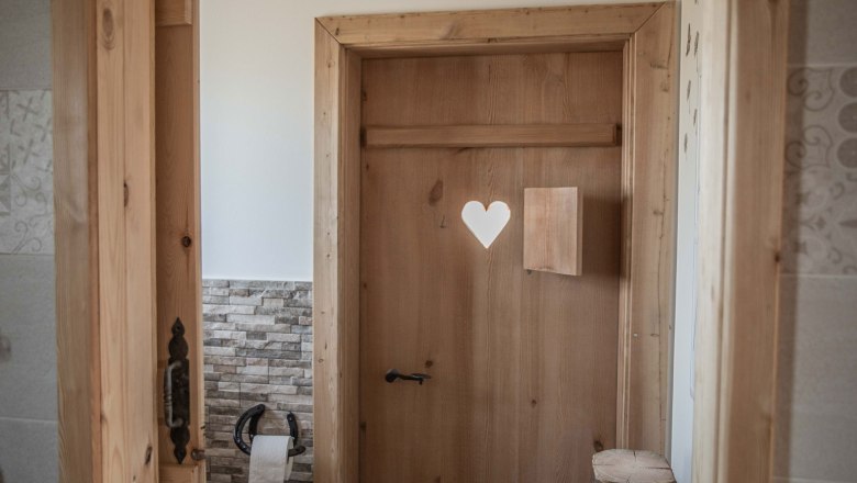 Interior door WC, &copy; Erlebnishof Strasser, Fotografin Sabine Strasser