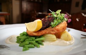 Karpfenfilet mit g’radelter Blunzn, © Hotel Restaurant Liebnitzmühle