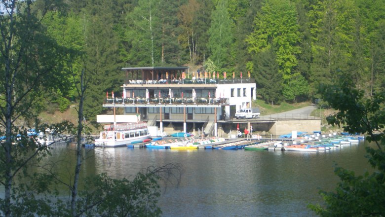 Boat operation and lakeside restaurant, © MG Rfd
