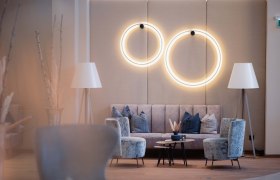 Sitzecke in der Hotellobby Hotel Schachner, © Hotel Schachner_MIKU Media