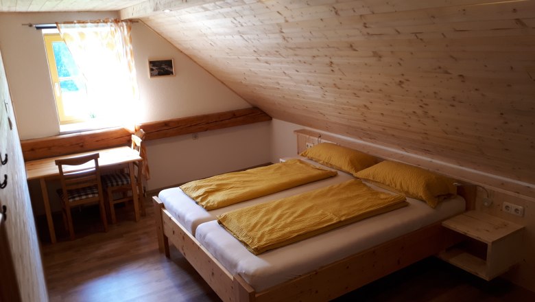 Zimmer 1 Doppelbett, © Ferienhaus Buxbaum
